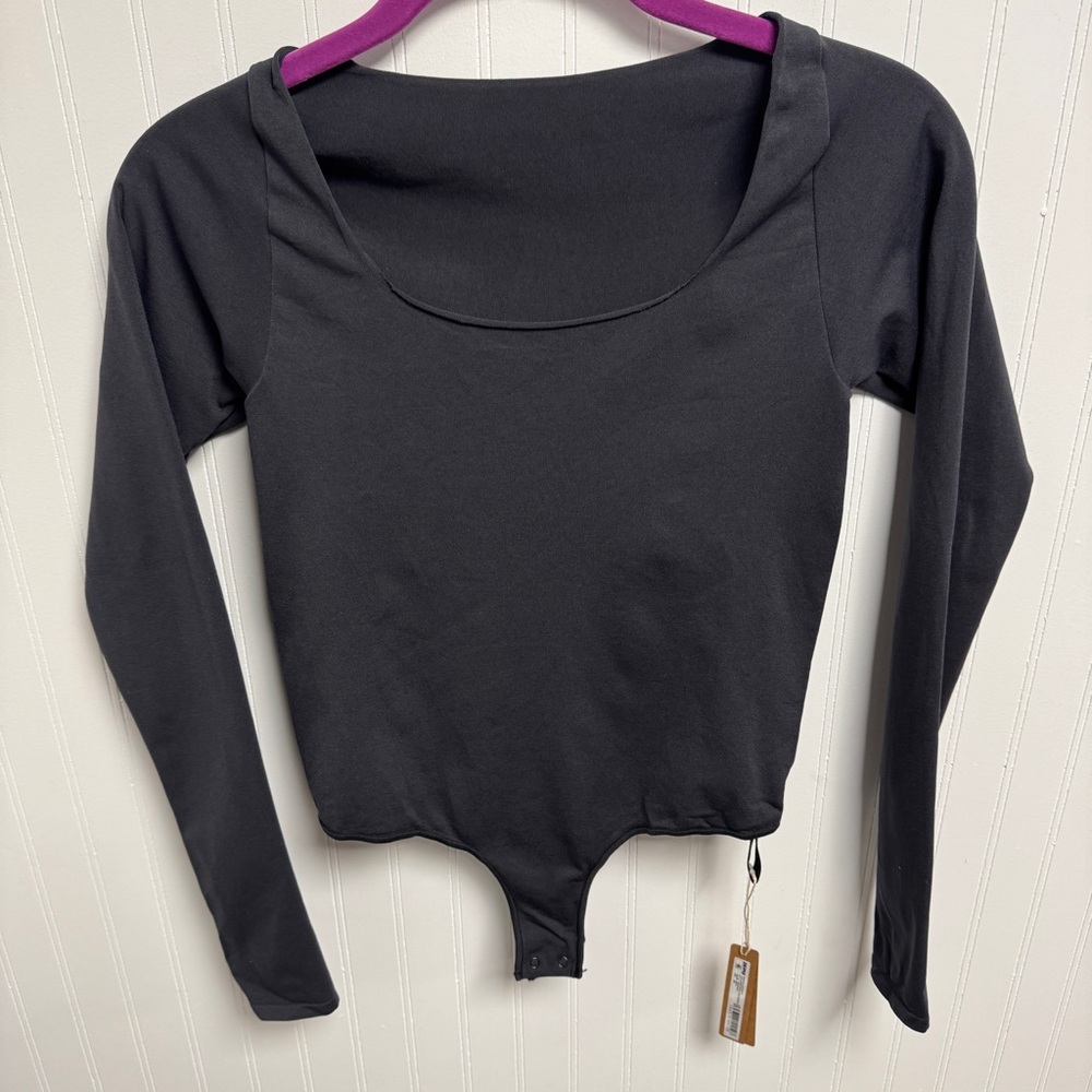Skims Essential Bodysuit Long Sleeve Scoop Neck Bodysuit Onyx S/M